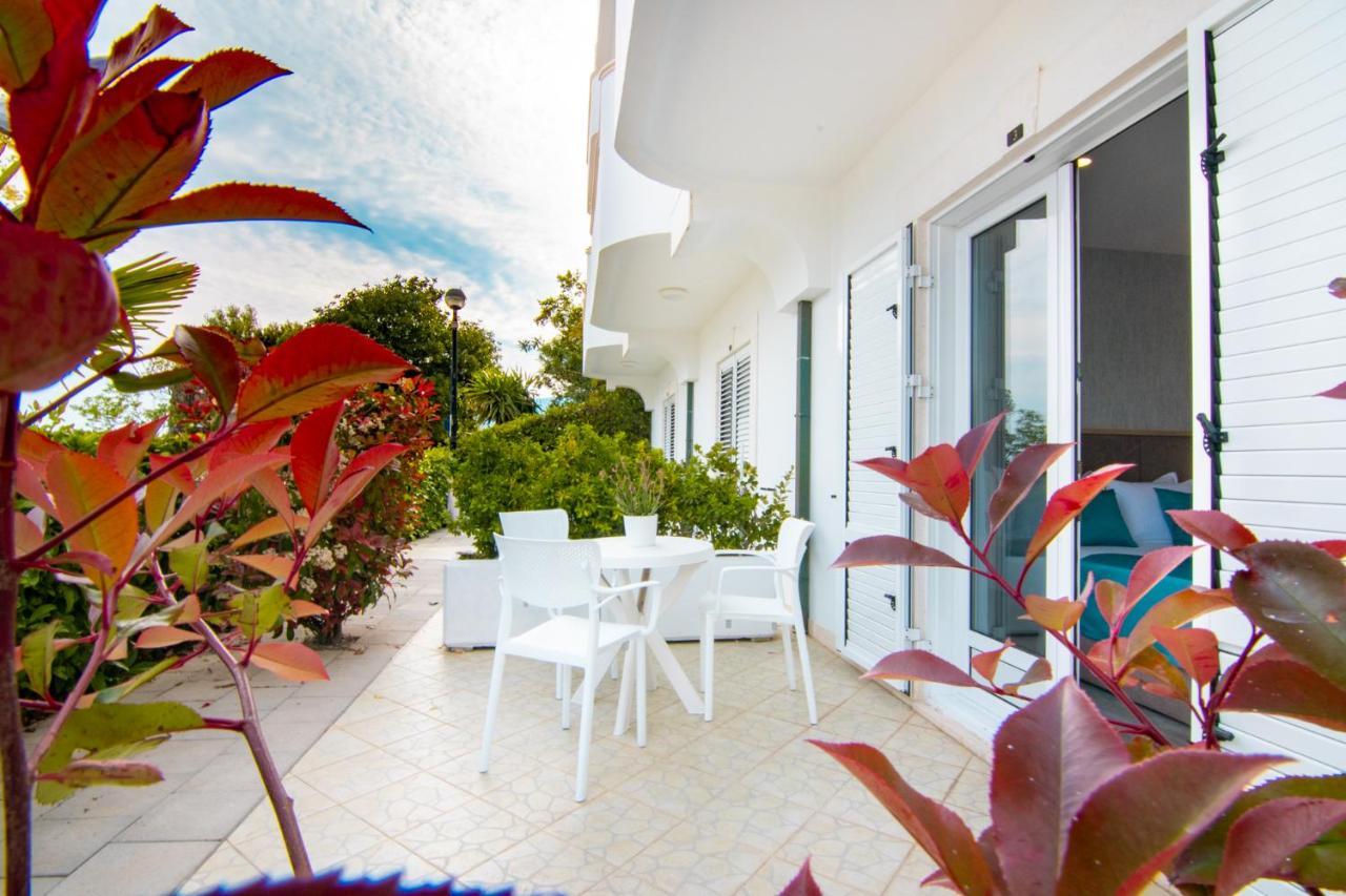 Hotel Perla - Annexes Herceg Novi Buitenkant foto